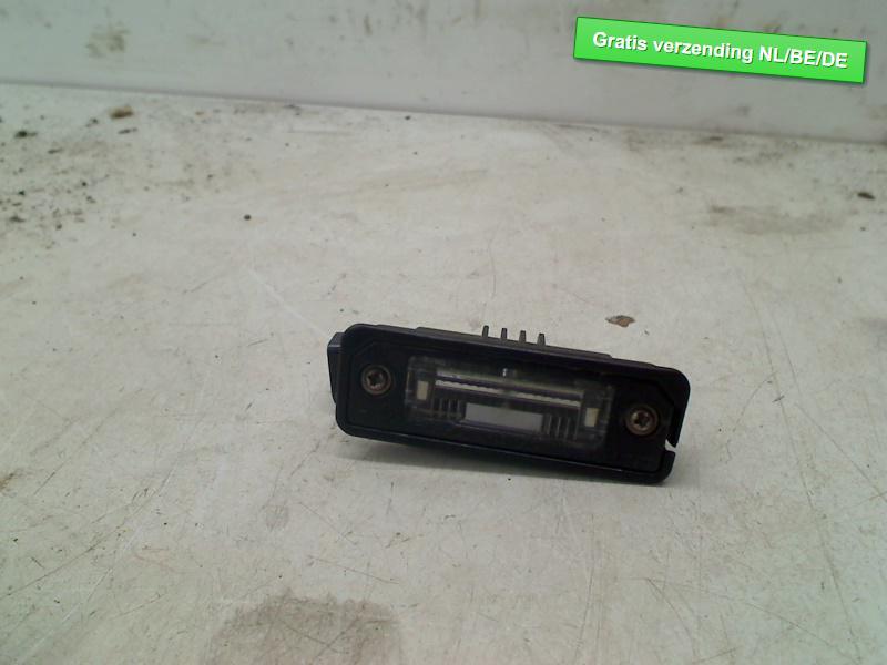 KENTEKENPLAATVERLICHTING Golf VI (5K1) (3D0943021A), Gebruikt, De Bloemendaal 21 21
5221 EB  'S HERTOGENBOSCH, NL, Info@123Parts.nl