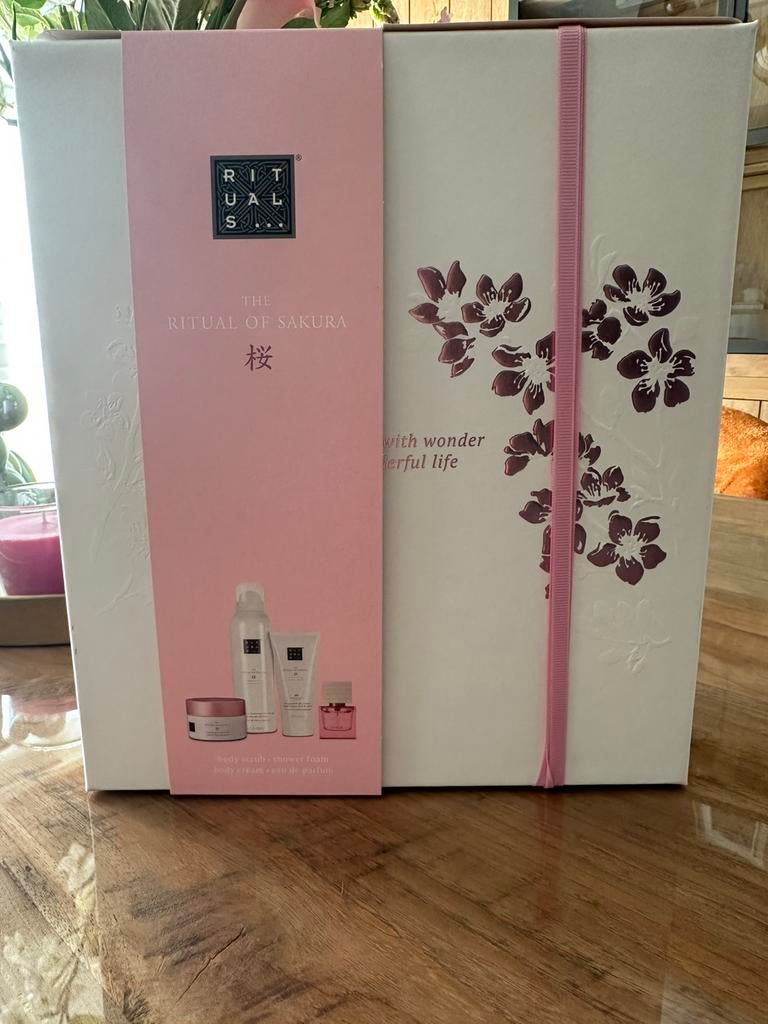 Rituals geschenkdoos nieuw! Sakura, Bijoux, Sacs & Beauté, Enlèvement, Neuf, Baignoire & Douche