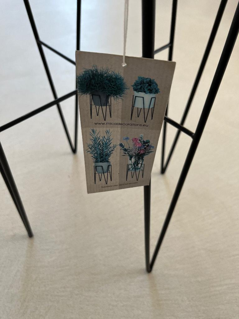 Bloempot staander, Gebruikt, Binnen, Metaal, 40 tot 70 cm