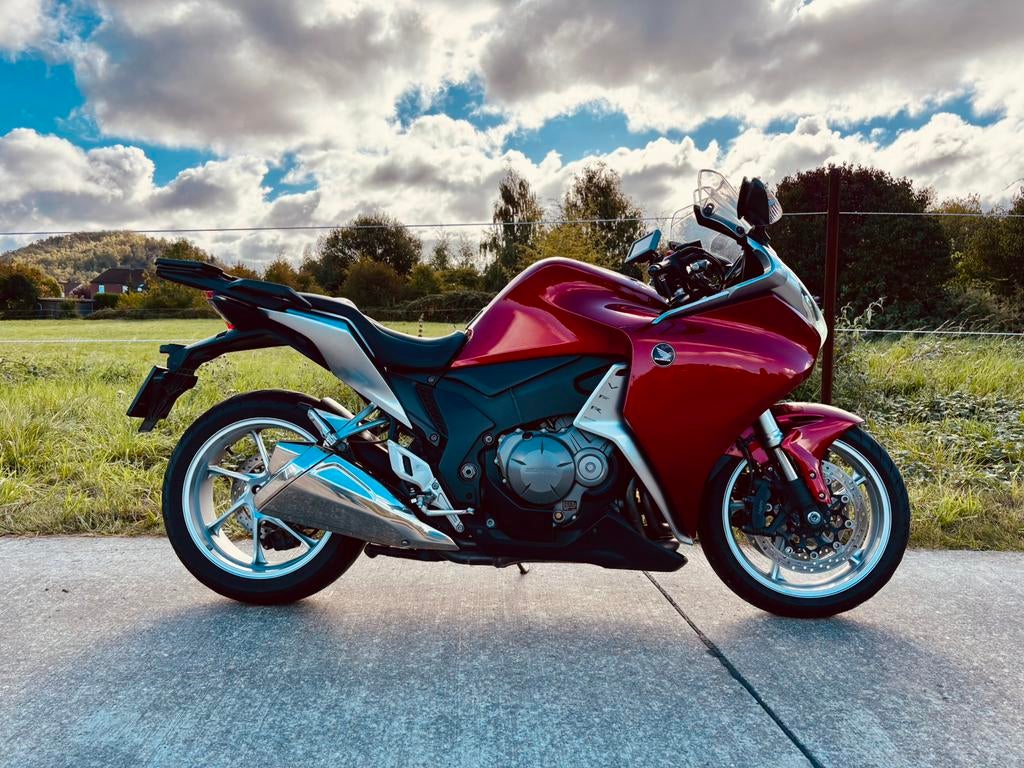 Honda VFR 1200F - 2010- 54 000 km, Motoren, Motoren | Honda, Particulier, ABS, Ophalen