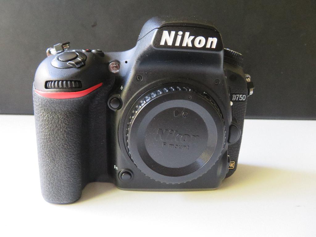 Zeer mooie Nikon D750 met drie toplenzen, Ophalen of Verzenden, Zo goed als nieuw, Nikon
