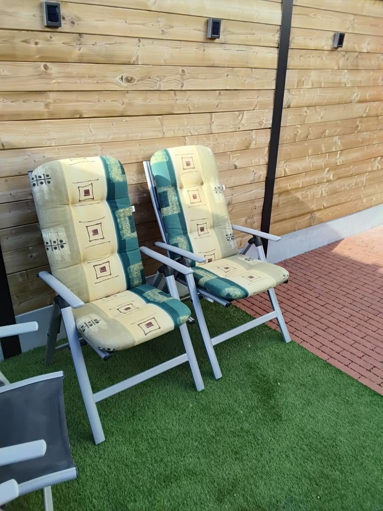 4 tuinstoelen + kussens + paraplu zonder voet met draaier, Ophalen of Verzenden