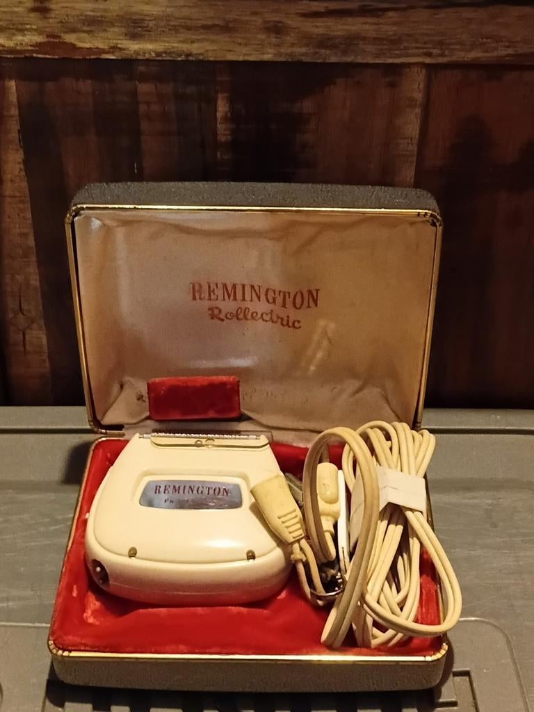 Vintage Remington Rollectric Scheerapparaat (Jaren '50) – In, Elektronische apparatuur, Persoonlijke Verzorgingsapparatuur, Ophalen