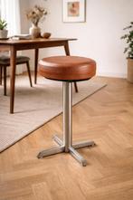 Prachtige vintage design kruk - cognac, Huis en Inrichting, Ophalen, Gebruikt, IJzer