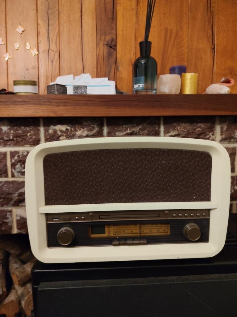 Vintage retro-radio — oude look met CD/USB-drive, Antiek en Kunst