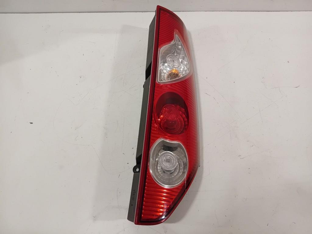 Achterlicht carrosserie rechts Renault Kangoo, Onderdelen@venauto.nl, Van der Ven Autorecycling B.V., Gebruikt, Ettenseweg 76, 4706 PB Roosendaal, The Netherlands
