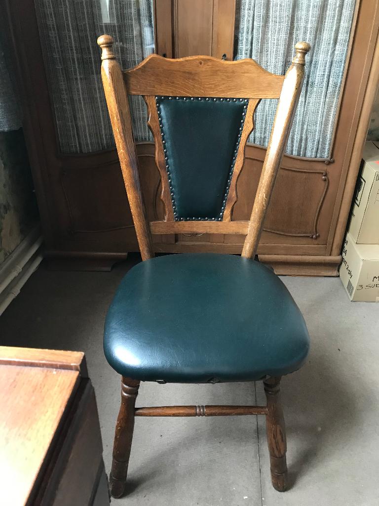 Houten stoel gratis, Huis en Inrichting, Ophalen, Gebruikt, Overige kleuren, Eén