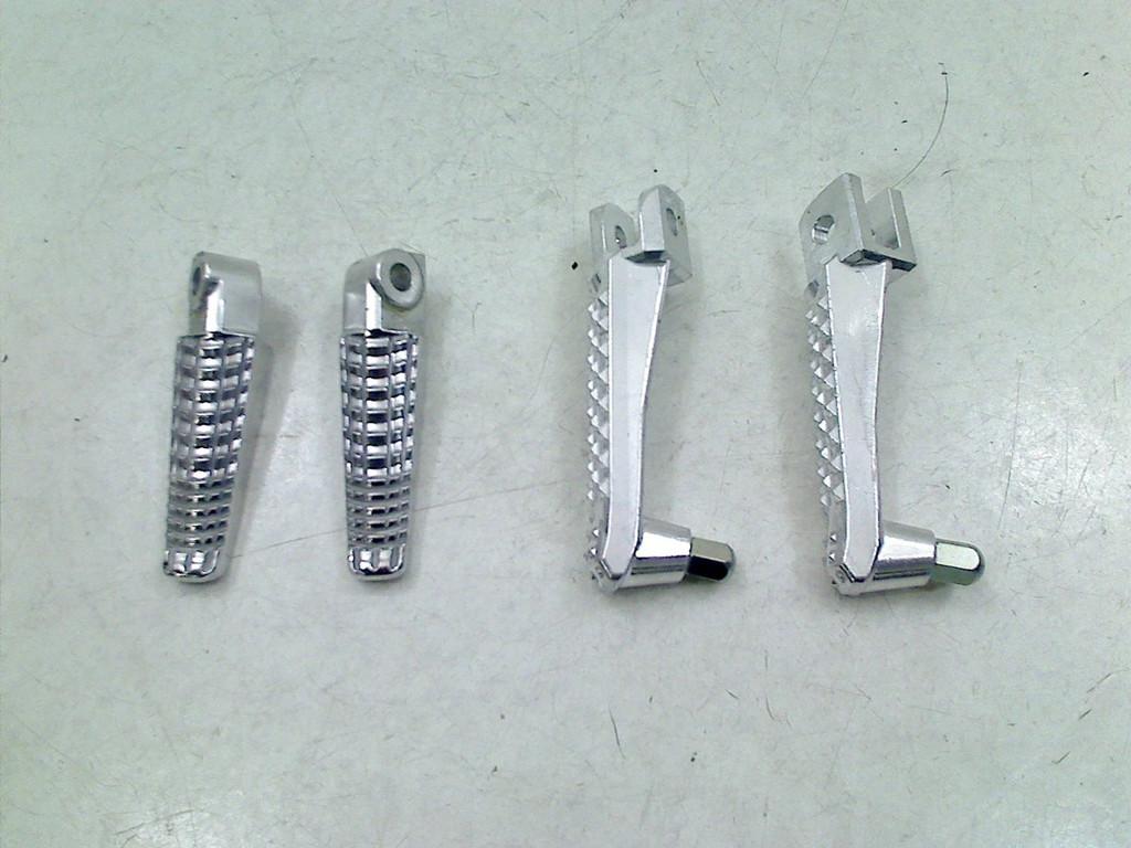 REPOSE PIED ENSEMBLE AVANT Yamaha MT 09 2024- (01-2024/-), Motos, Dhr. S. di Majo, Utilisé, Info@cama-motorparts.nl, P.J. Troelstraweg 8 8
3144 CX  MAASSLUIS, NL