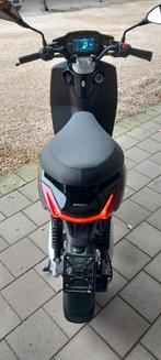 Scooter Piaggio a klasse electrisch, Fietsen en Brommers, Ophalen, Piaggio