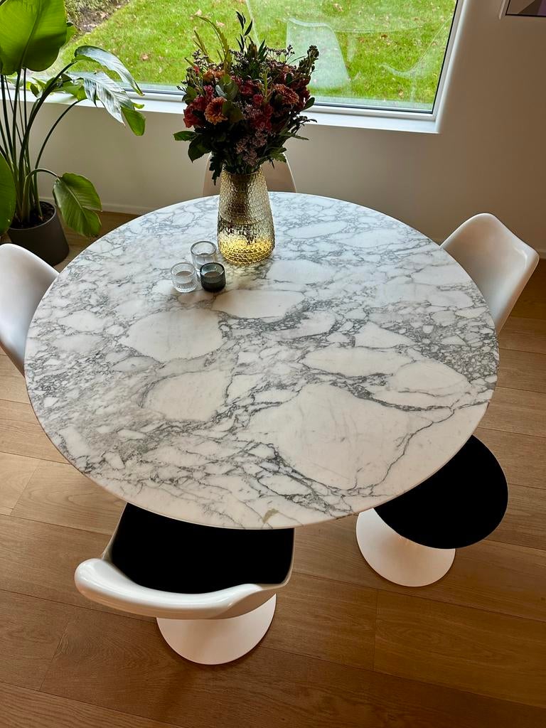 Table à manger Tulip de Knoll Saarinen pour 4 à 6 personnes., Enlèvement, Comme neuf, Rond