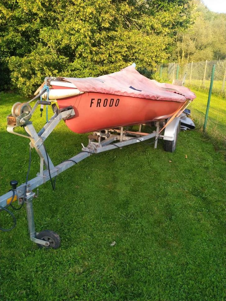 Whale 505, zeilklaar op trailer met nieuwe banden., Watersport en Boten, Open zeilboten, Gebruikt, 3 tot 6 meter, Polyester, Geen motor