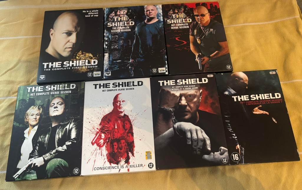 The Shield — Série complète (saisons 1 à 7) DVD, CD & DVD, DVD | TV & Séries télévisées, Enlèvement, Utilisé, Action et Aventure