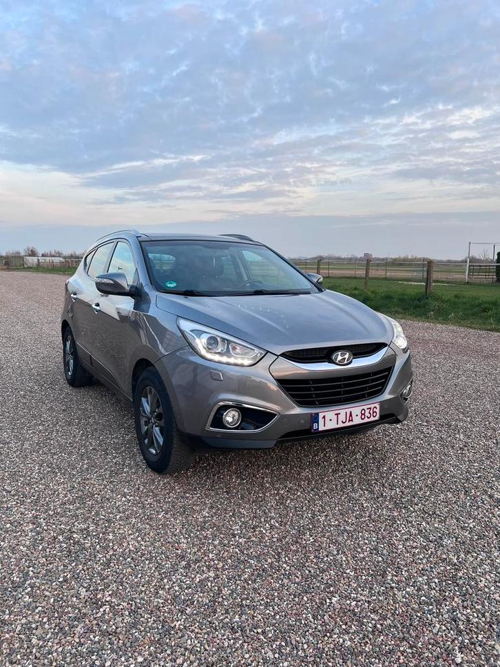 Hyundai tucson ix35, Autos, Hyundai, Particulier, iX35, Diesel, SUV ou Tout-terrain, 5 portes, Boîte manuelle, Argent ou Gris