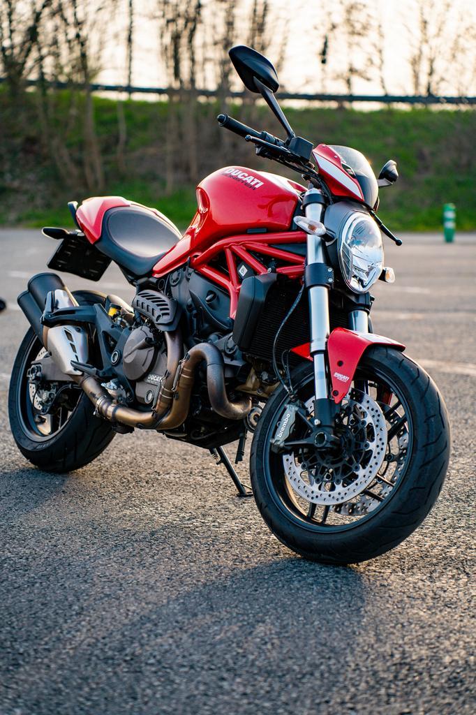 Ducati Monster 821 Stripe, Motos, Motos | Ducati, Particulier, Sport, ABS, Enlèvement