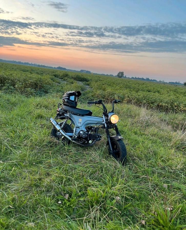 Bluroc Skyteam Dax - A klasse - 50cc - Semi automaat - info!, Fietsen en Brommers, Brommers | Crossbrommers, Zo goed als nieuw