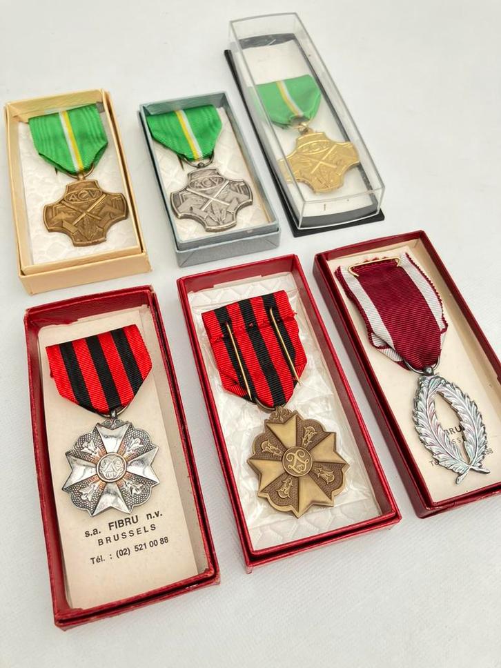 Lotje van 6 Belgische medailles en eretekens, Postzegels en Munten, Penningen en Medailles, Overige materialen, Ophalen of Verzenden