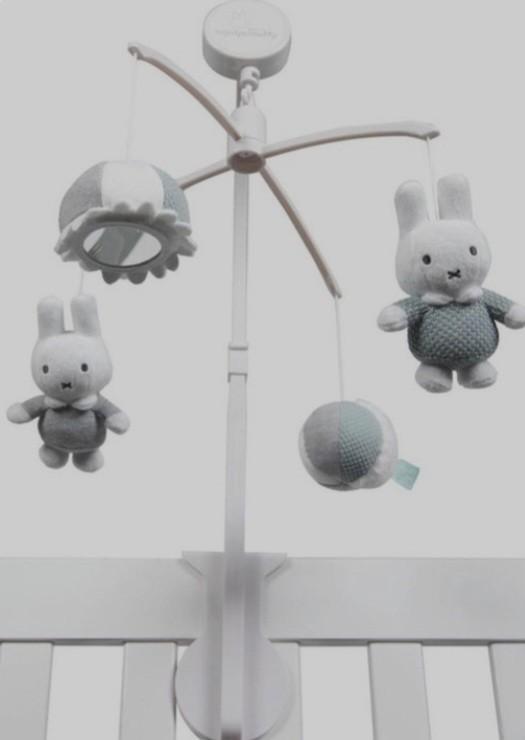 Mobile pour bébé et matelas avec protège-matelas, Enfants & Bébés, Chambre d'enfant | Aménagement & Décoration, Enlèvement