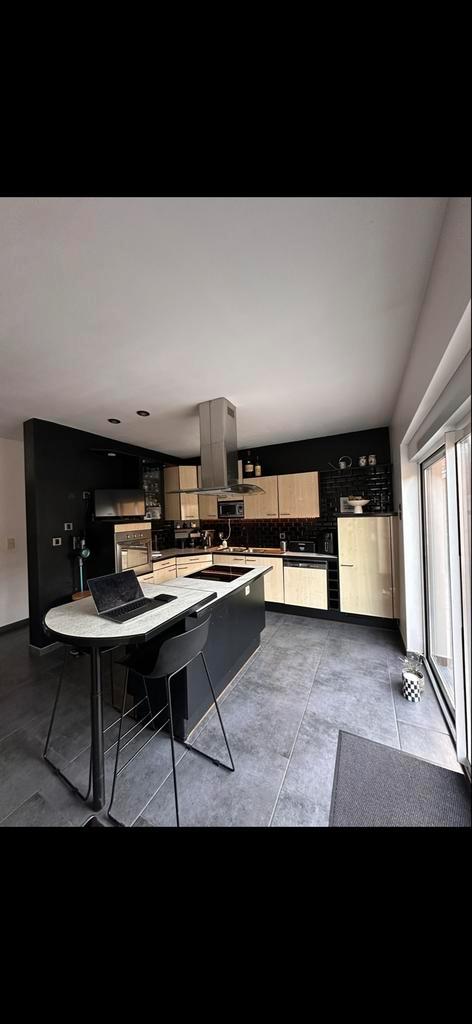 Cuisine équipée (30ans), Maison & Meubles, Cuisine | Cuisines complètes, Utilisé, Cuisine d'angle, Crème, Synthétique, Avec îlot