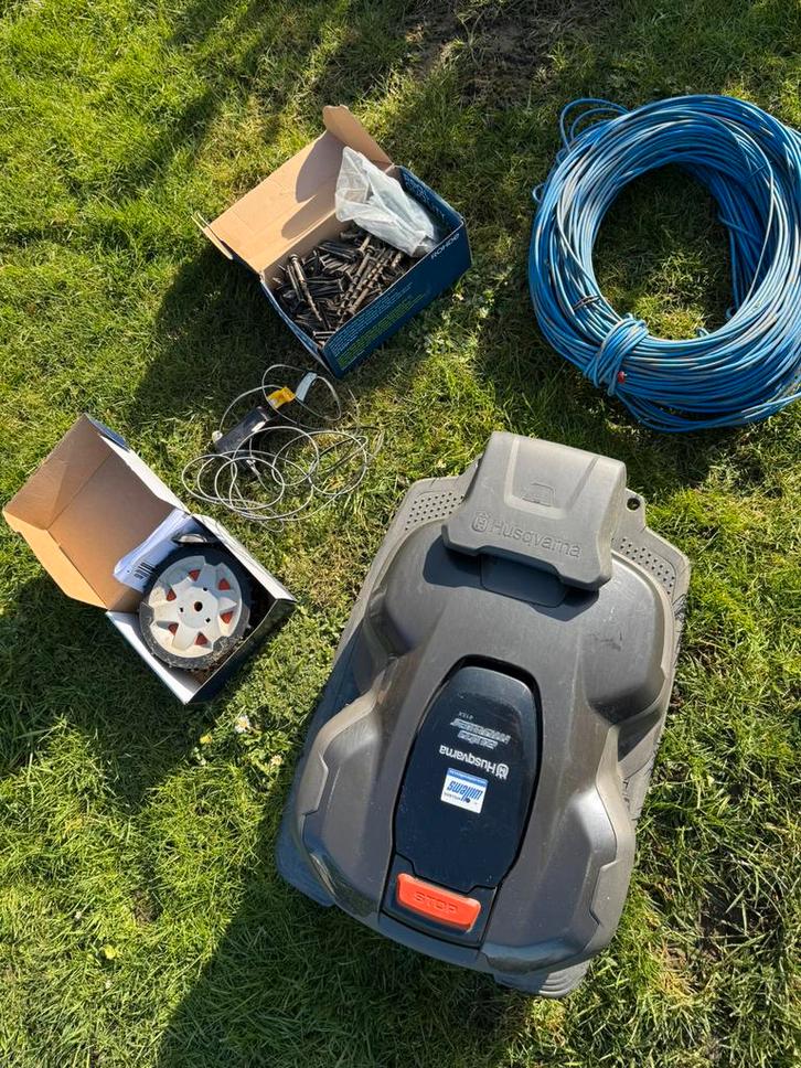 Robot tondeuse Husqvarna Automower 415X, Jardin & Terrasse, Tondeuses robotisées, Comme neuf, Enlèvement