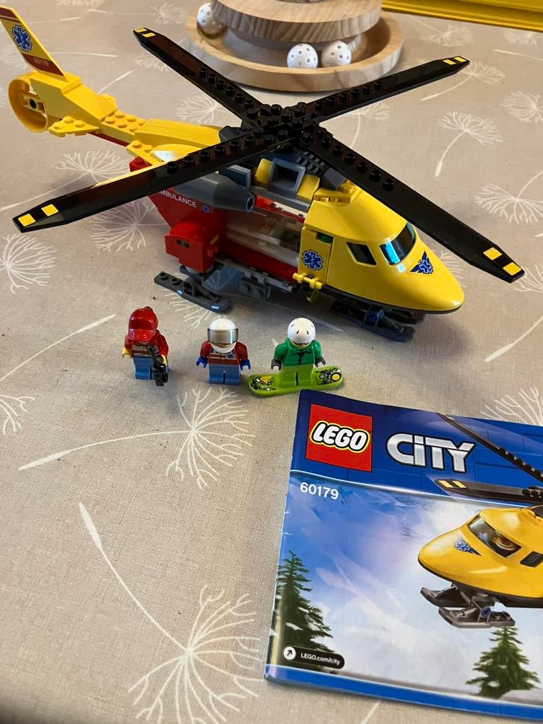 Lego city 60179 city ambulance helicopter, Ophalen, Zo goed als nieuw, Lego, City