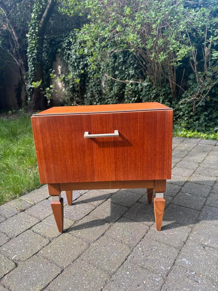 Vintage Nachtkastje, Huis en Inrichting, Slaapkamer | Nachtkastjes, Zo goed als nieuw, Minder dan 55 cm, 45 tot 65 cm, Hout, Ophalen