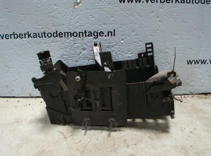 BAC A BATTERIE Astra J (PC6 / PD6 / PE6 / PF6) (13354420), Autos : Pièces & Accessoires, Batteries & Accessoires, Opel, Utilisé