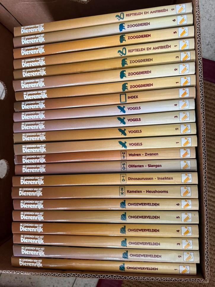 22 Boeken, Boeken, Encyclopedieën, Zo goed als nieuw, Ophalen