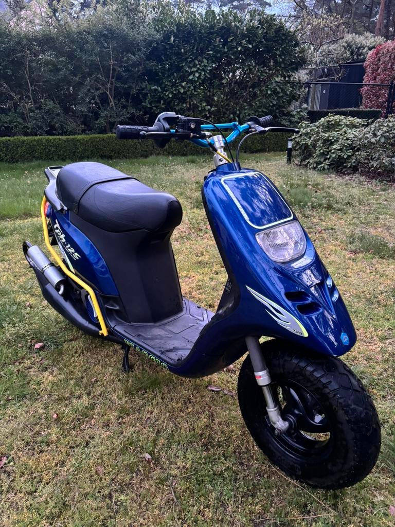 Typhoon 172cc a1, Fietsen en Brommers, Scooters | Piaggio, Ophalen, Tweetakt, Overige modellen, Zo goed als nieuw