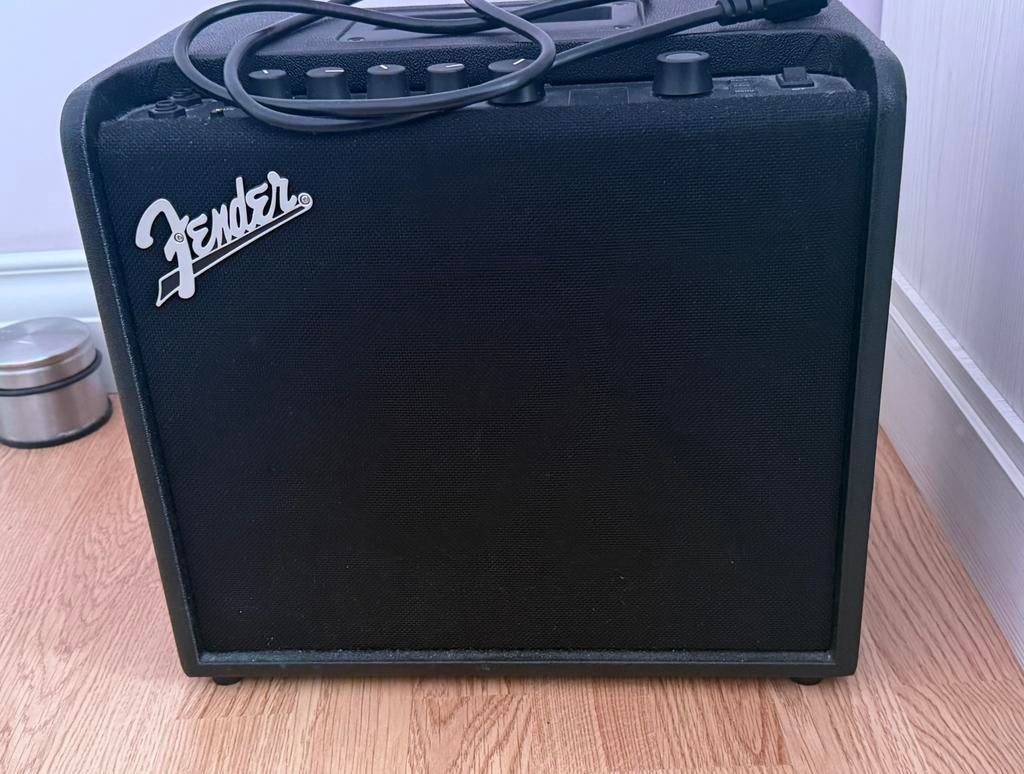 MUSTANG LT25 AMPLIFIER, Ophalen of Verzenden, Zo goed als nieuw, 50 tot 100 watt