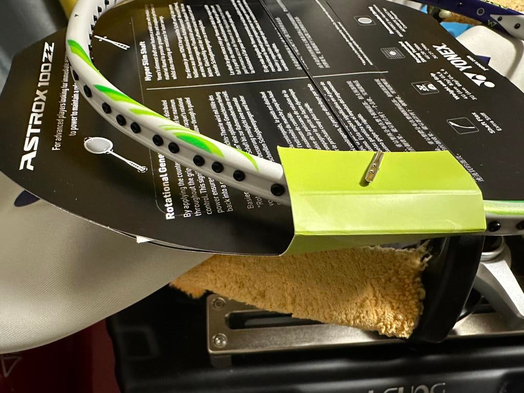 LTD 10,000 Yonex Astrox 100zzva 4ug5, Enlèvement, Neuf