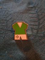 pin/speldje / Voetbaltenue SK Lommel, Ophalen of Verzenden, Zo goed als nieuw, Sport, Speldje of Pin