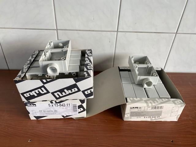 Lot: 20 nieuwe dubbele Hydro55 dozen met 1 of 2 ingangen, Electroménager, Pièces & Accessoires, Enlèvement, Neuf