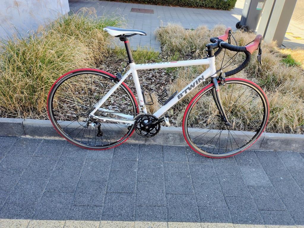 Koersfiets B-twin Triban 3, Fietsen en Brommers, Fietsen | Racefietsen, 28 inch, Gebruikt, Staal, Velgrem