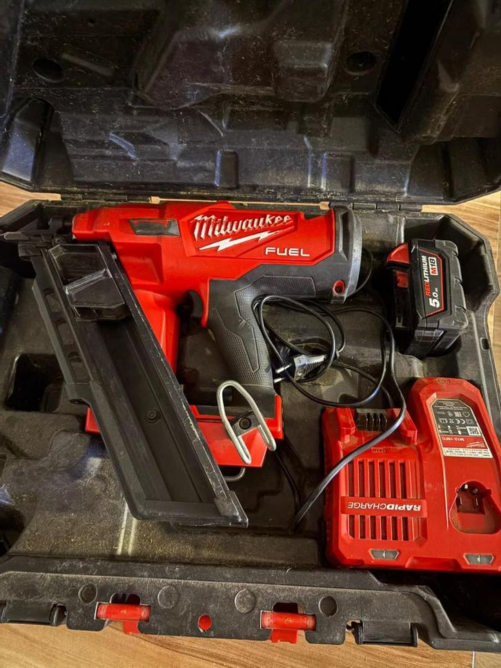 Pistolet à clous Milwaukee M18 FUEL, Bricolage & Construction, Outillage | Foreuses, Comme neuf, Enlèvement