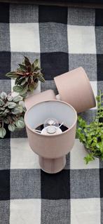 2 leuke nacht/tafellampjes in het beige op batterijen, Ophalen of Verzenden, Zo goed als nieuw, Beige, Rond