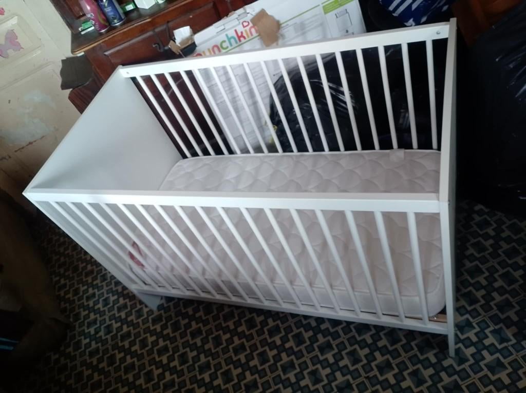Lit bébé avec matelas, Ophalen, Ledikant