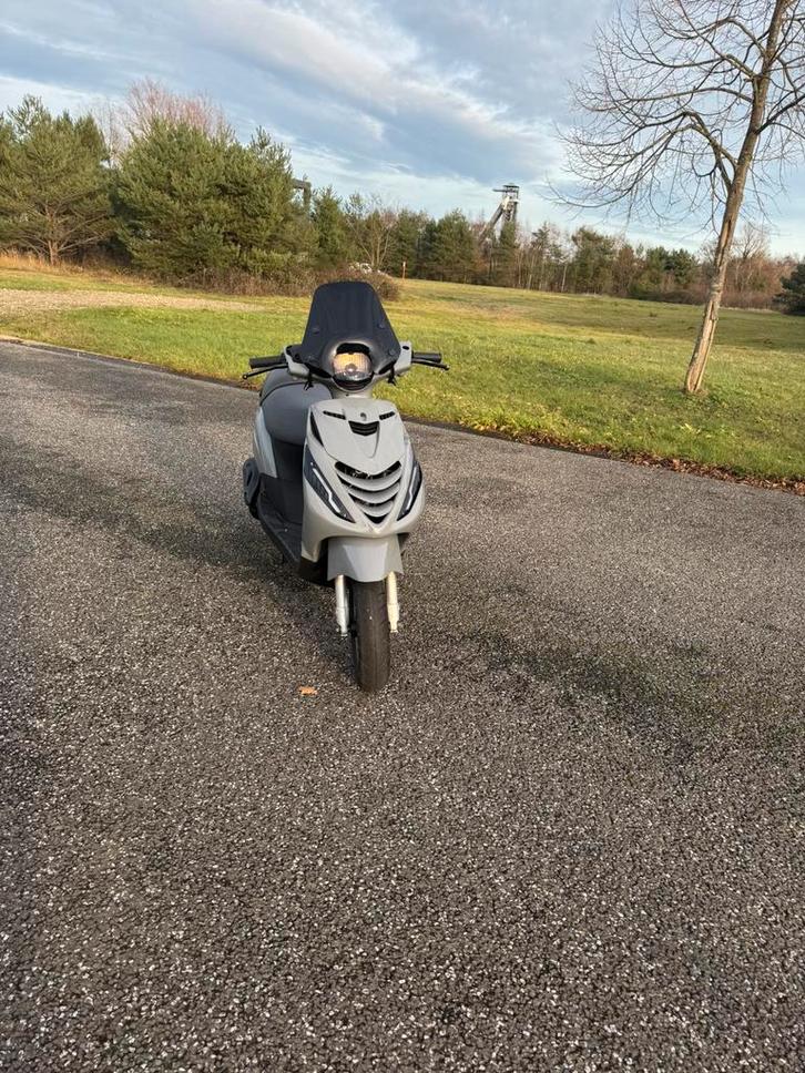 Piaggio zip, Vélos & Vélomoteurs, Scooters | Piaggio, Comme neuf, Zip, Classe A (25 km/h), Essence, Enlèvement