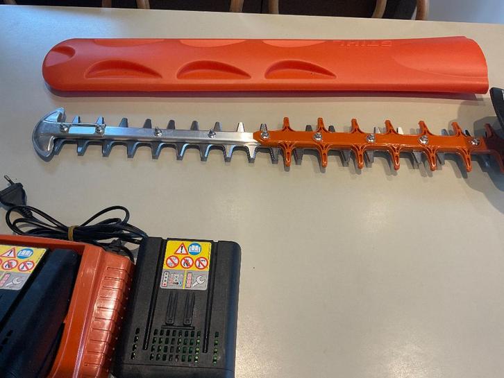 heggenschaar HSA100 Stihl NIEUW!, Jardin & Terrasse, Taille-haies, Neuf, Batterie, Enlèvement