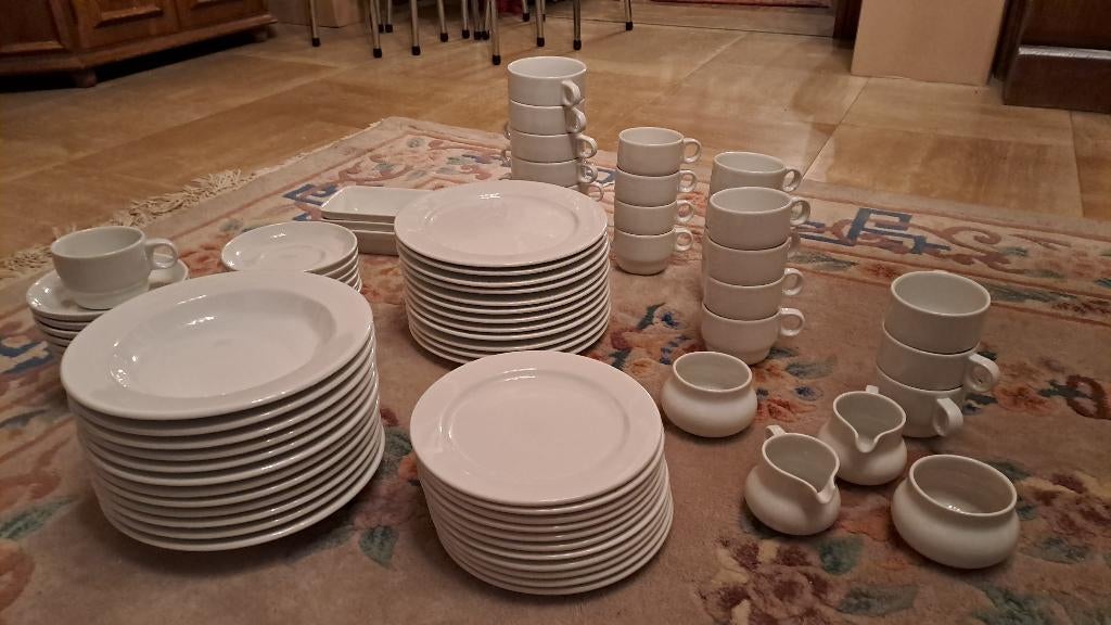 Wit servies, Huis en Inrichting, Keuken | Servies, Ophalen, Bord(en)