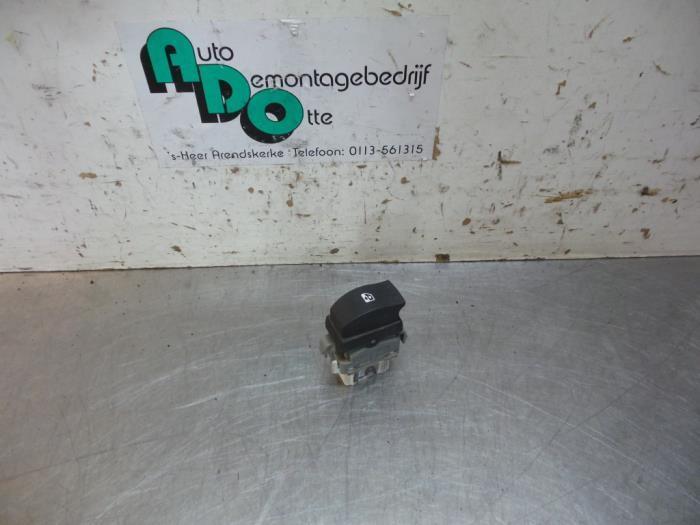 Elektrisch Raam Schakelaar van een Renault Scenic (Scenic 03, Auto-onderdelen, Dashboard en Schakelaars, Renault, Gebruikt, 3 maanden garantie