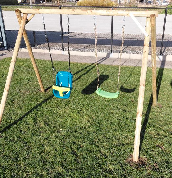 Petite balançoire de 2m40 de large, 2 balançoires., Enfants & Bébés, Jouets | Extérieur | Aires de jeux, Neuf, Balançoire, Enlèvement