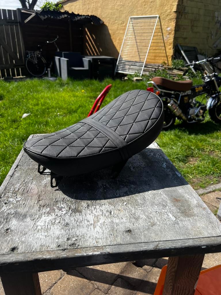 Zadel monkey lowrider, Ophalen, Zadel