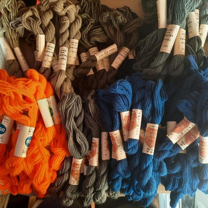 BST WOL (naaien, borduren) LAINE CAVENAS - 10m, Hobby en Vrije tijd, Breien en Haken, Wol of Garen, Ophalen of Verzenden