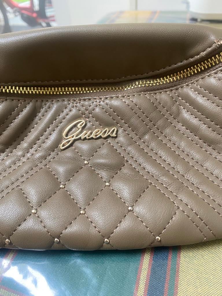 Sac banane Guess, Bijoux, Sacs & Beauté, Sacs | Sacs Femme, Enlèvement