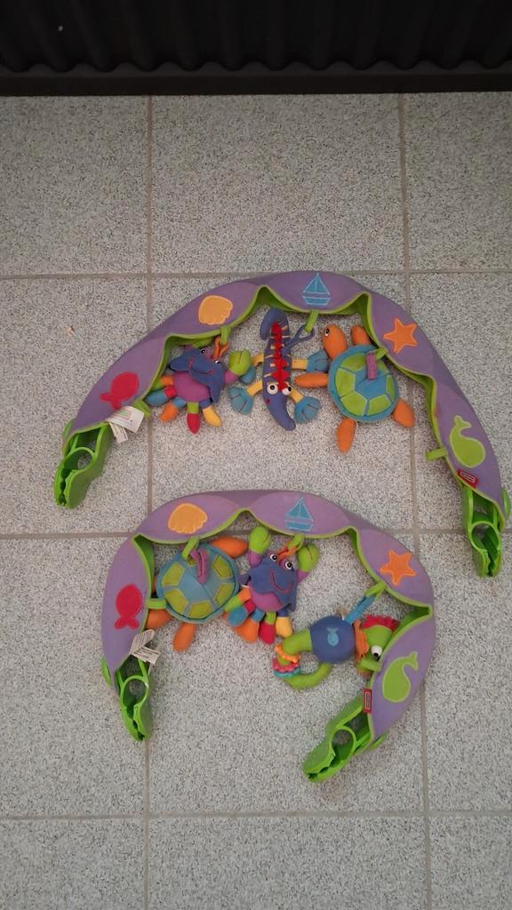 Arche de jeu Baby Tiny Love à placer au-dessus de la pousset, Enfants & Bébés, Jouets | Jouets de bébé, Utilisé, Mobile, Sonore