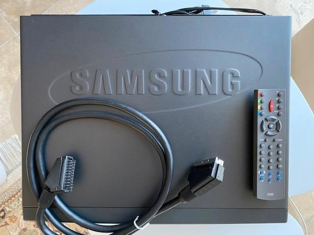 Samsung VHS Video Cassette Recorder Model SV-30XK, TV, Hi-fi & Vidéo, Lecteurs vidéo, Utilisé, Lecteur ou enregistreur VHS, Enlèvement