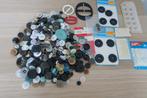 Boîte à boutons, Enlèvement ou Envoi, Comme neuf, Bouton ou Boutons