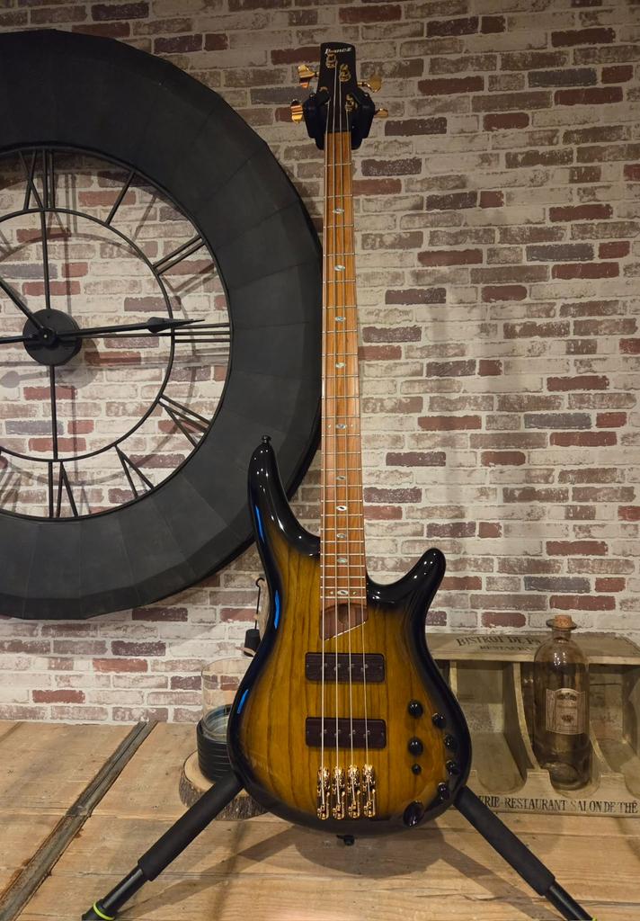 Ibanez Prestige SR 4500 DST, gemaakt in Japan, in nieuwstaat, Ophalen of Verzenden, Zo goed als nieuw