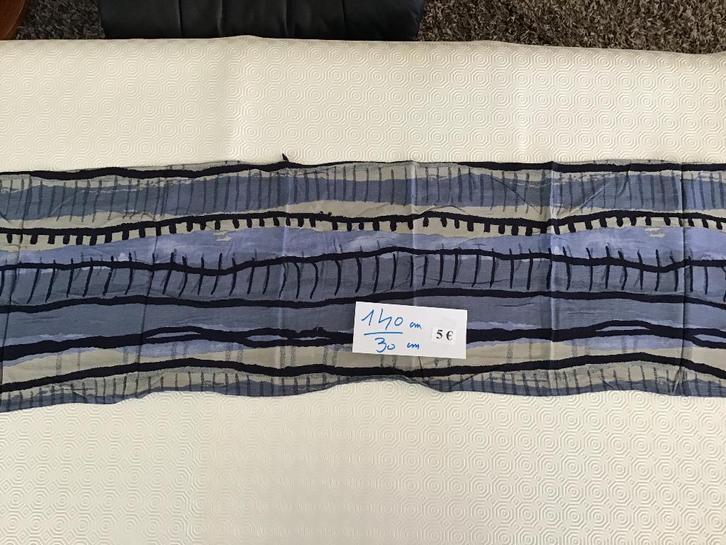 dames sjaal 140 cm op 30 cm en meer andere aan 5 €, Kleding | Dames, Mutsen, Sjaals en Handschoenen, Zo goed als nieuw, Sjaal