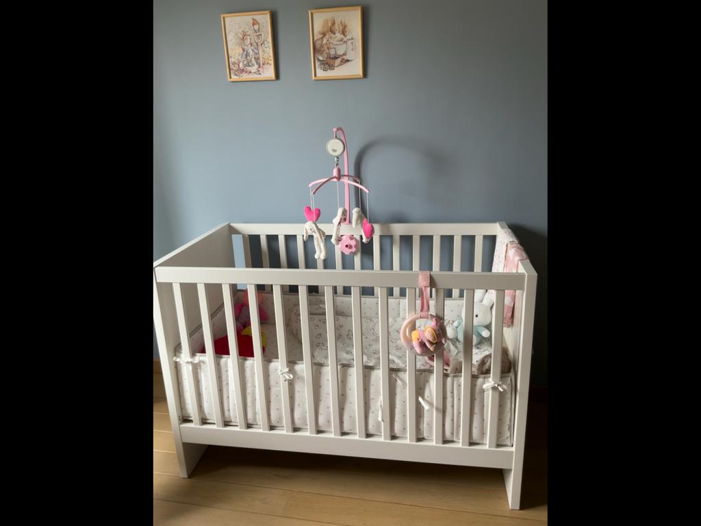 Babybed omvormbaar tot kleuterbed met stootrandkussen,deken, Ophalen, Zo goed als nieuw